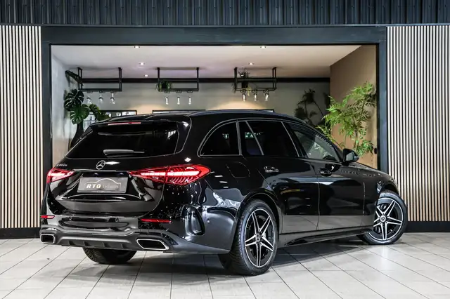 Mercedes-Benz C-Class view 5