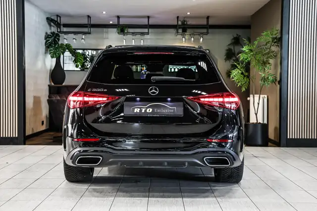 Mercedes-Benz C-Class view 12