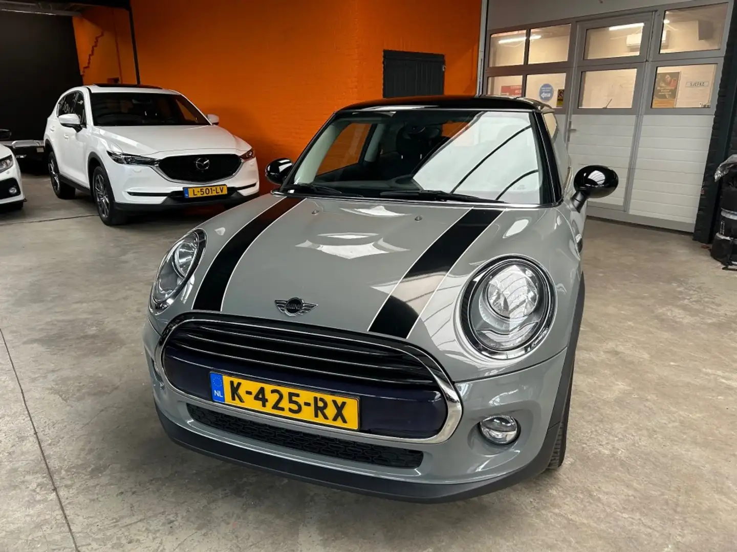MINI Cooper 1.5 COOPER PEPPER / Navi / Cruise Grijs - 2