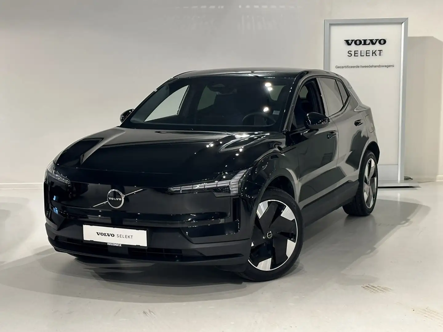 Volvo EX30 Recharge Plus Extended Range Zwart - 1