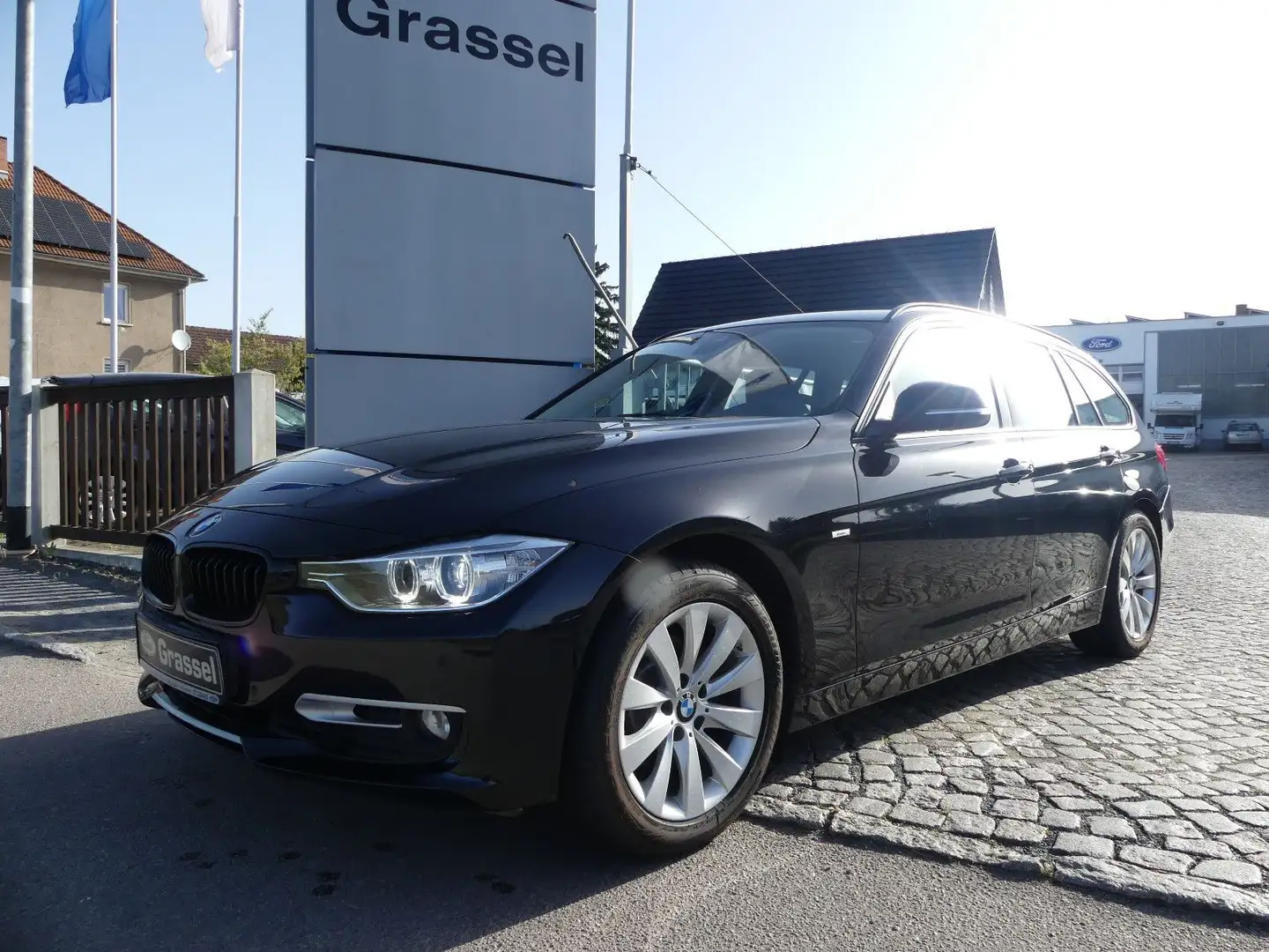 BMW 320 Baureihe 3 Touring 320 i Schwarz - 1