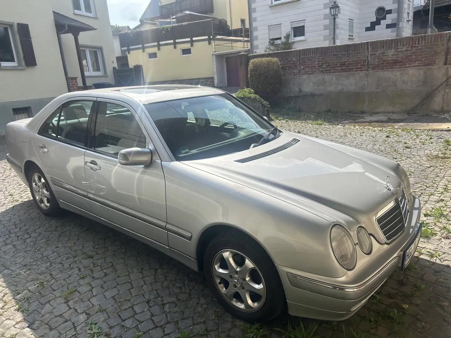 Mercedes-Benz E 240 Elegance - 1