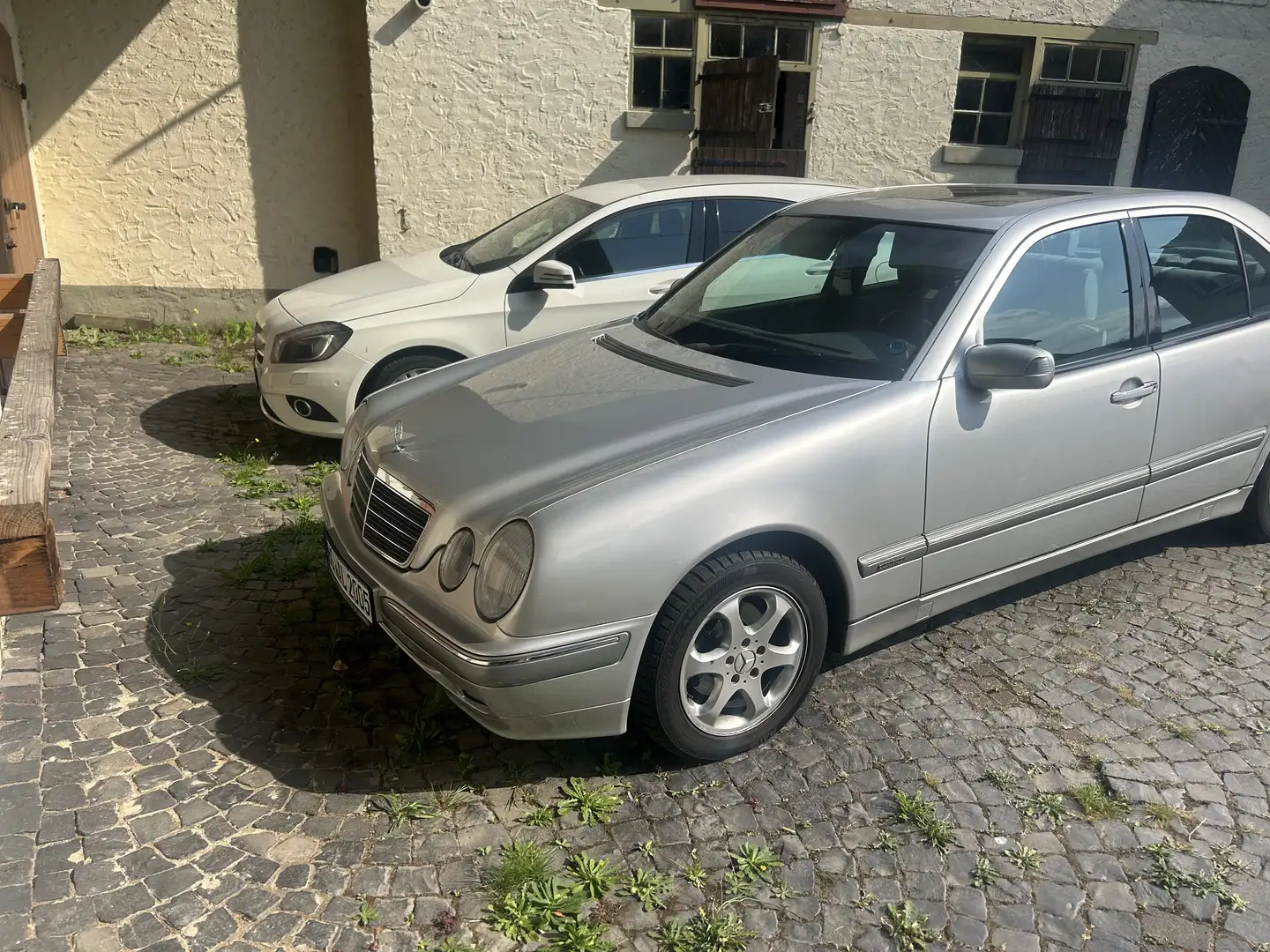 Mercedes-Benz E 240 Elegance - 2