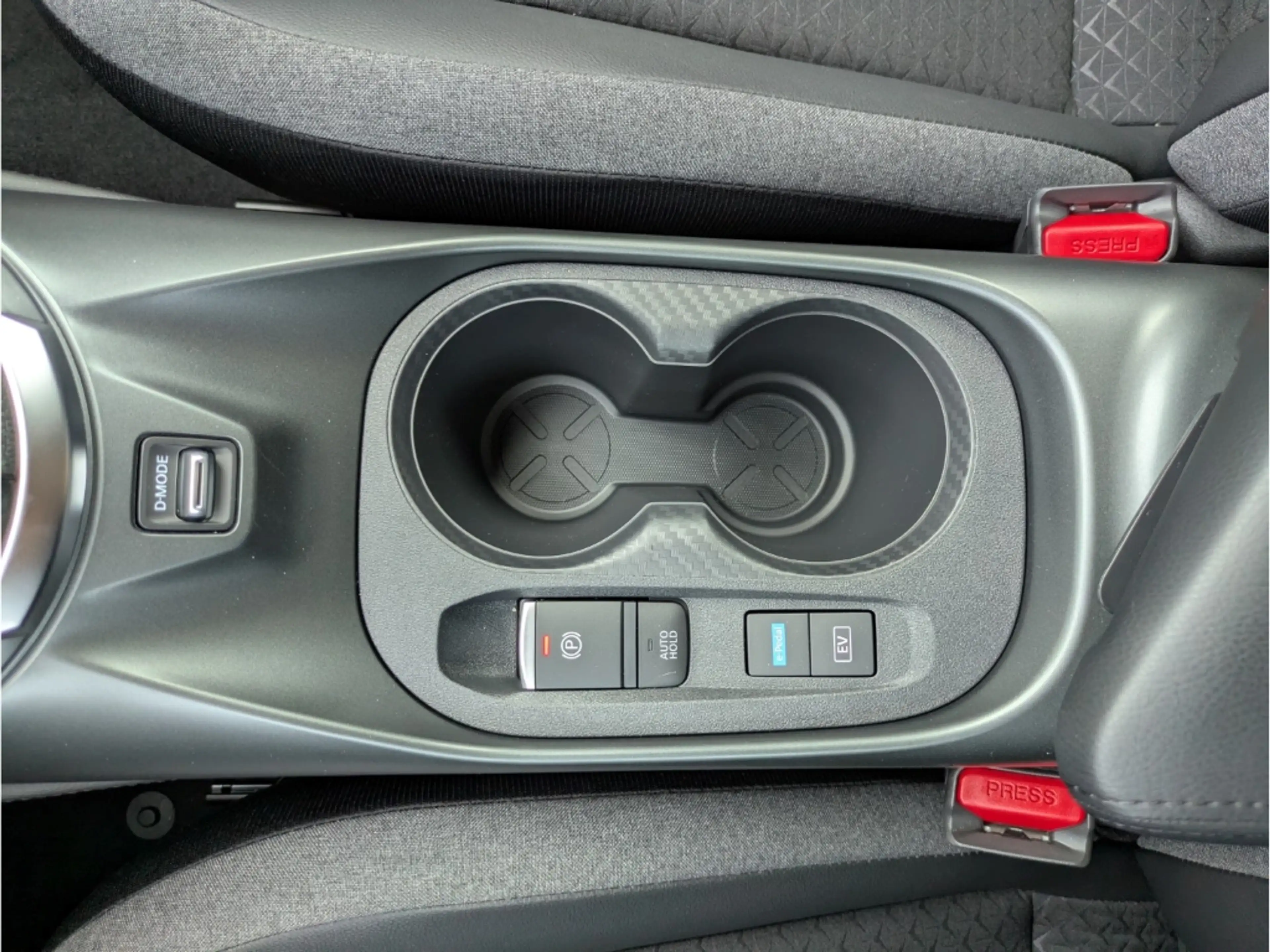 Nissan Juke N-CONNECTA 1.6 Hybrid 143PS 4AMT Winter II Navi Di — photo 11