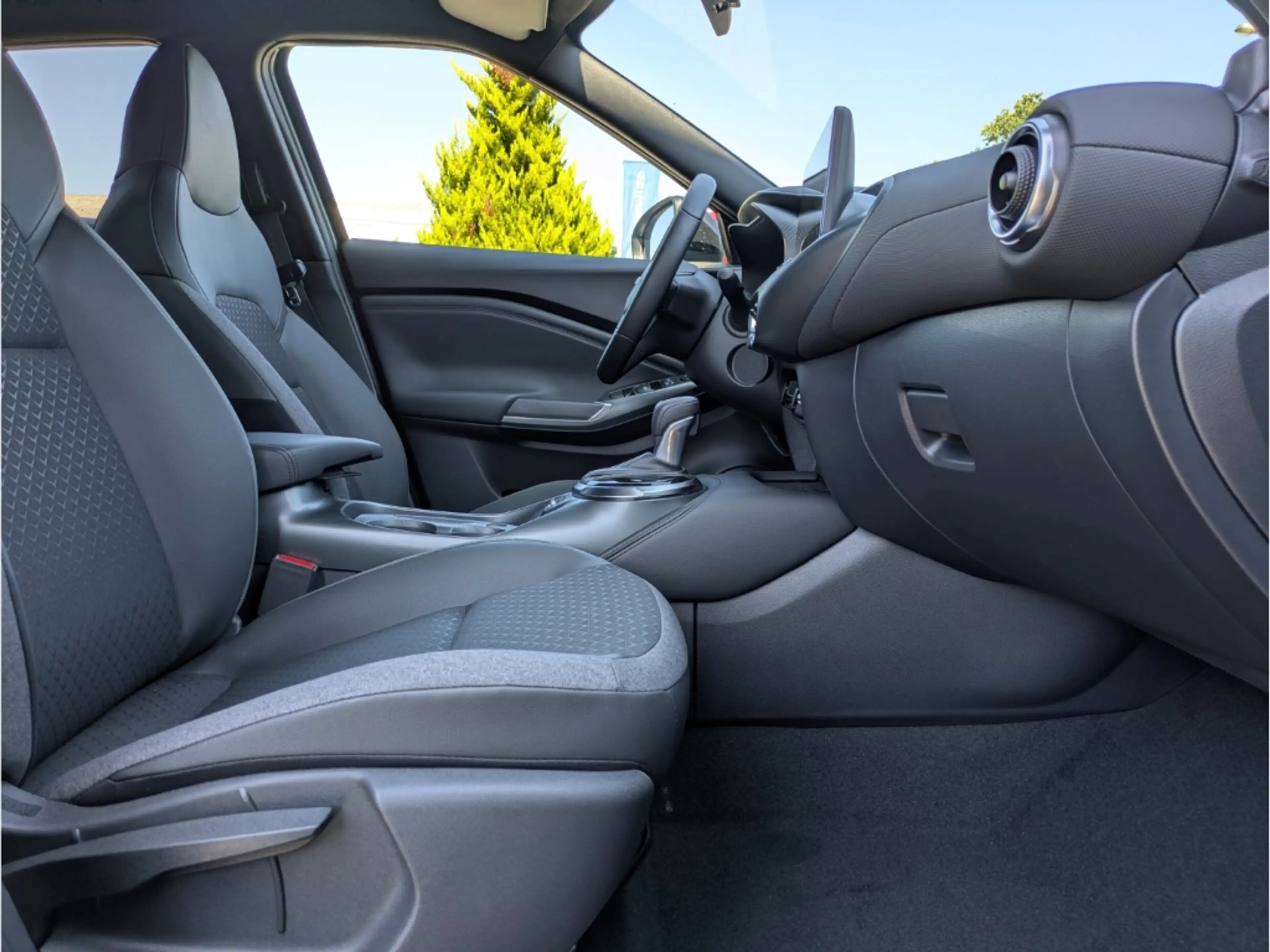 Nissan Juke N-CONNECTA 1.6 Hybrid 143PS 4AMT Winter II Navi Di — photo 5