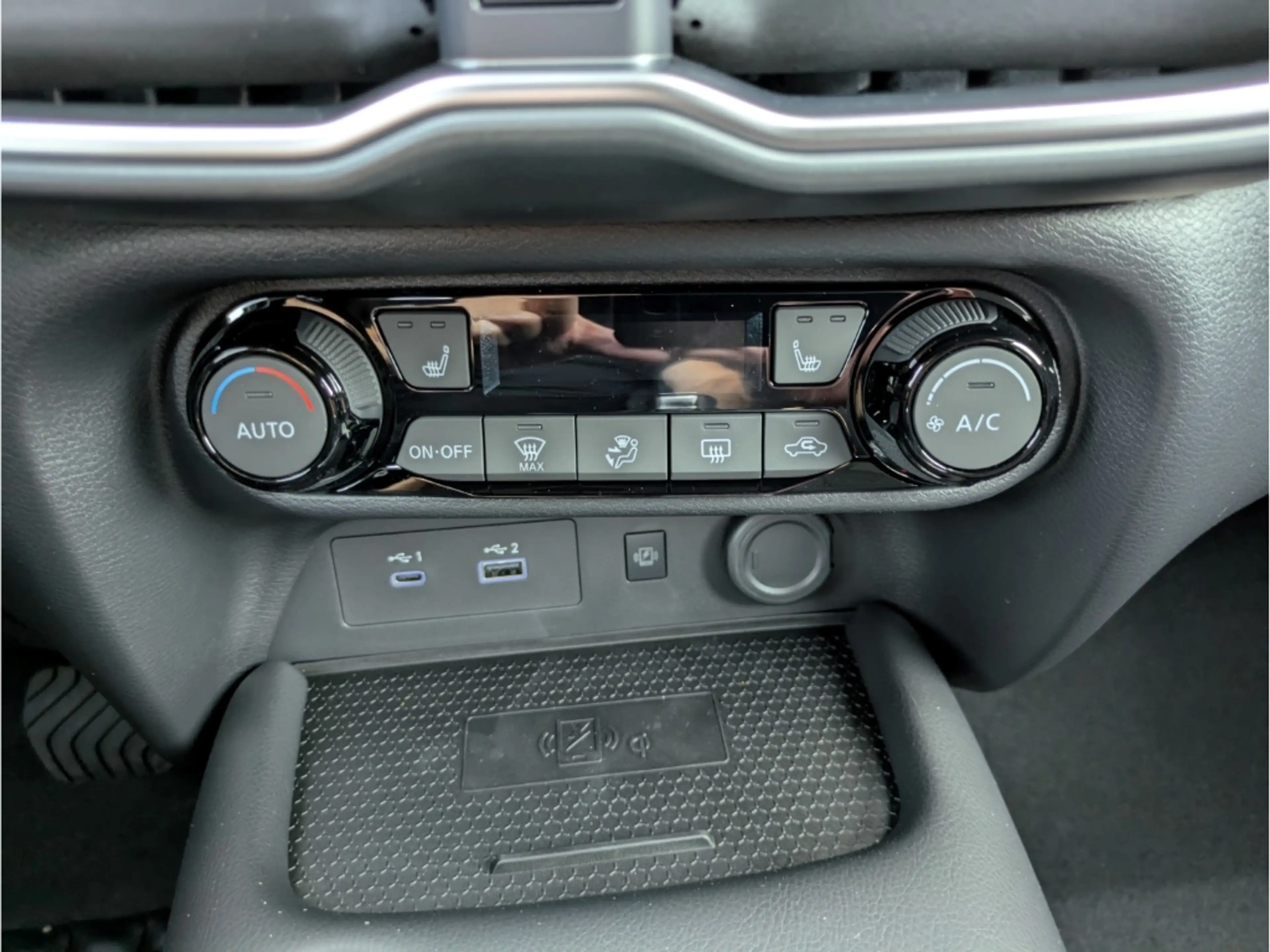 Nissan Juke N-CONNECTA 1.6 Hybrid 143PS 4AMT Winter II Navi Di — photo 10