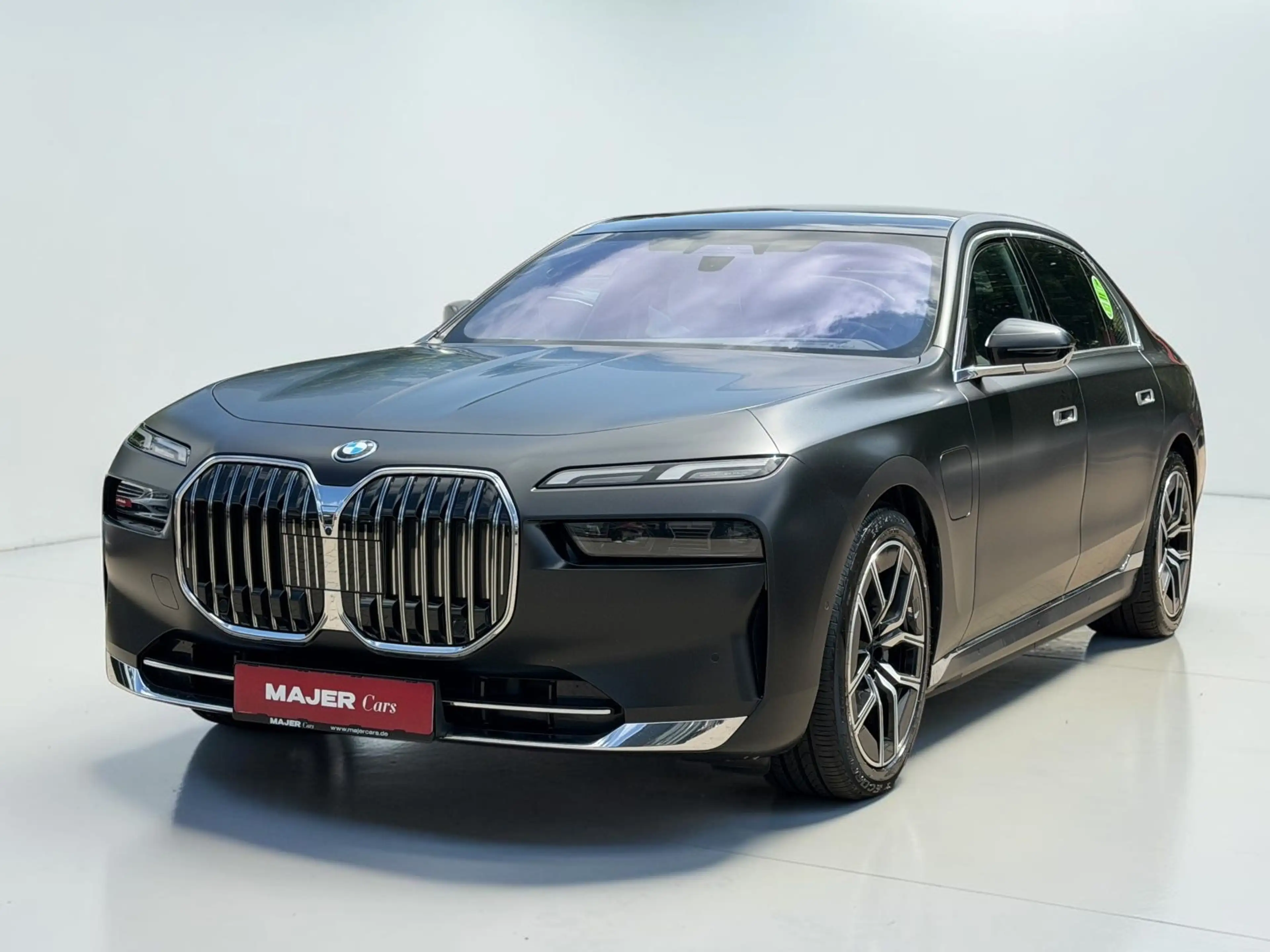 BMW 750 E xDrive Design Pure Excellence*PANO*VOLLVOLL — photo 2
