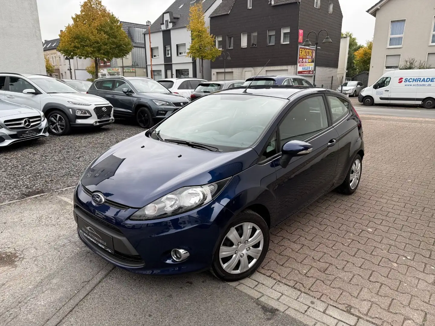 Ford Fiesta Champions Edition 1.Hand*Klima*TÜV NEU Bleu - 1