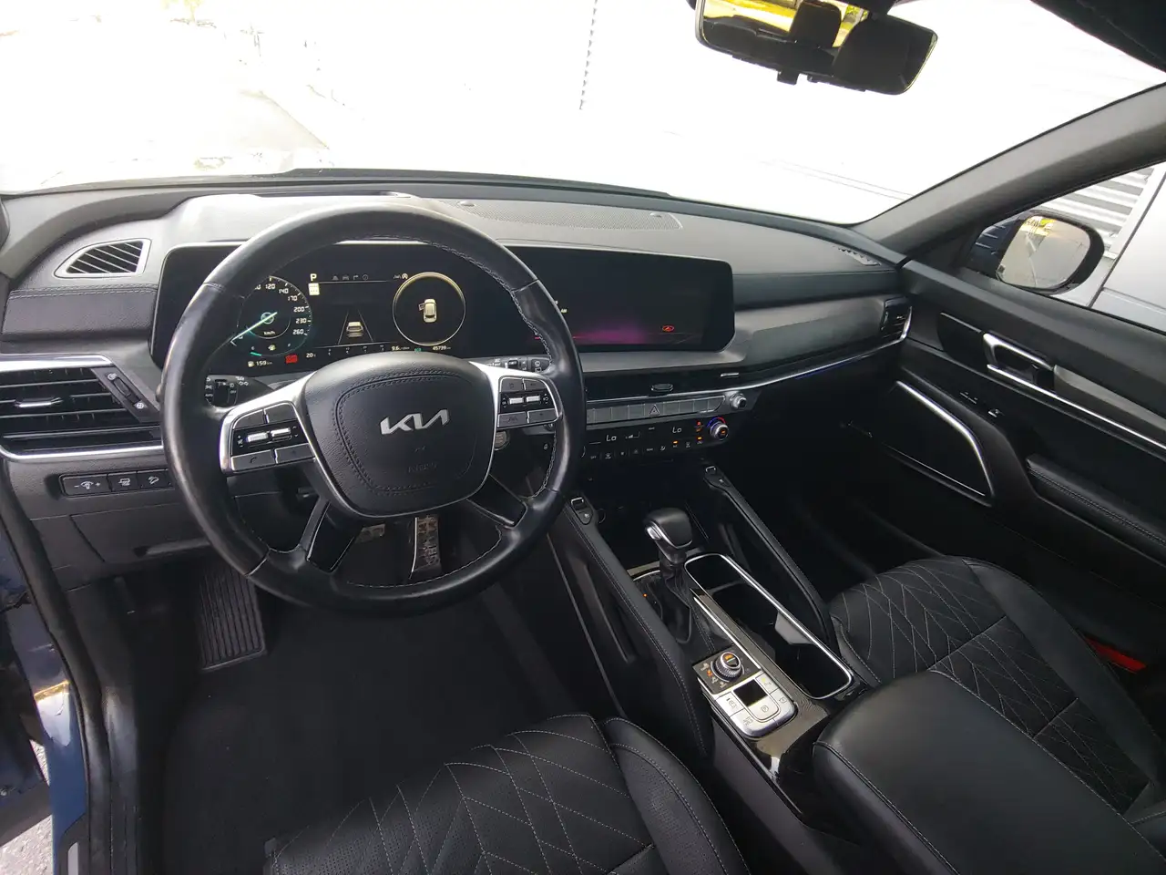 Kia Telluride снимка Kia Telluride