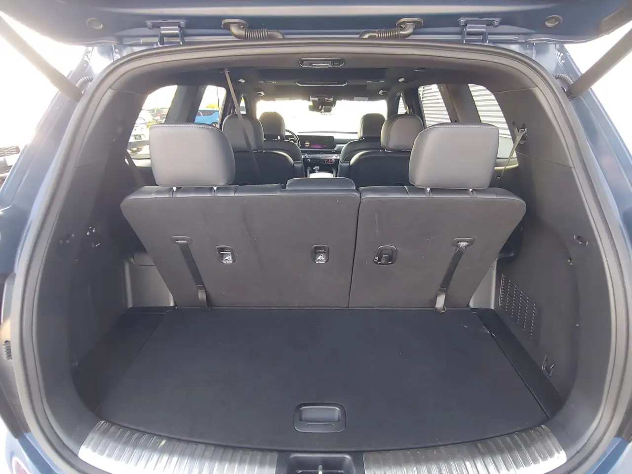 Kia Telluride снимка Kia Telluride