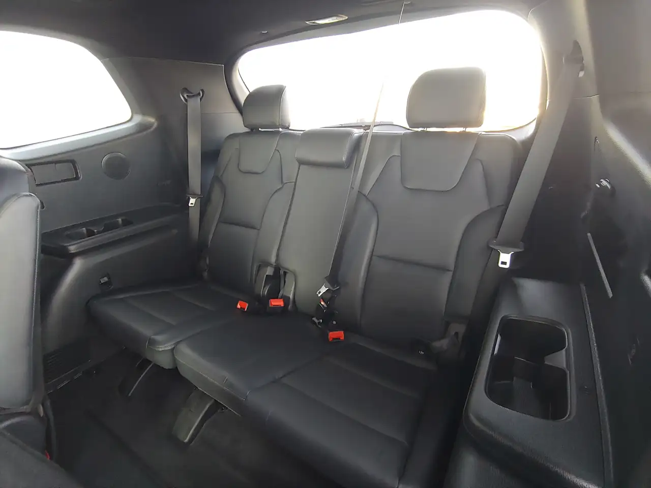 Kia Telluride снимка Kia Telluride