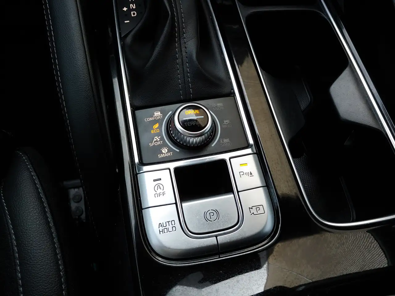 Kia Telluride снимка Kia Telluride