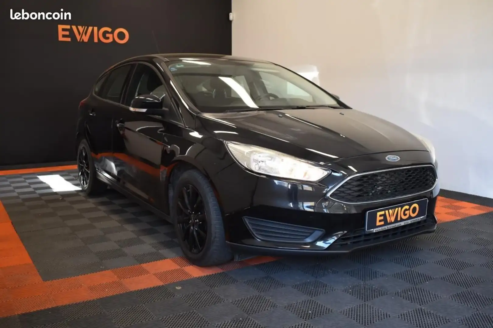 Ford Focus 1.0 EcoBoost 125ch GARANTIE 6 A 60 MOIS Fekete - 1