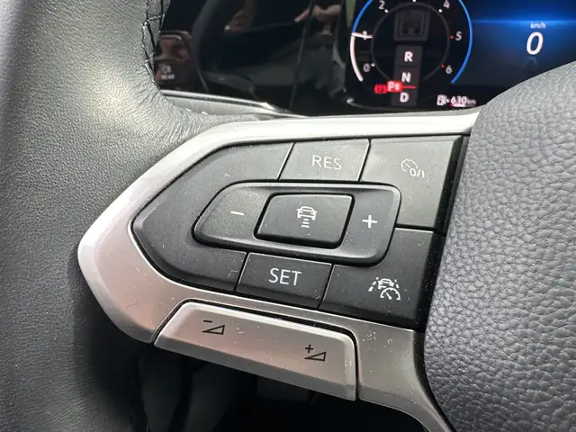Volkswagen Golf view 14
