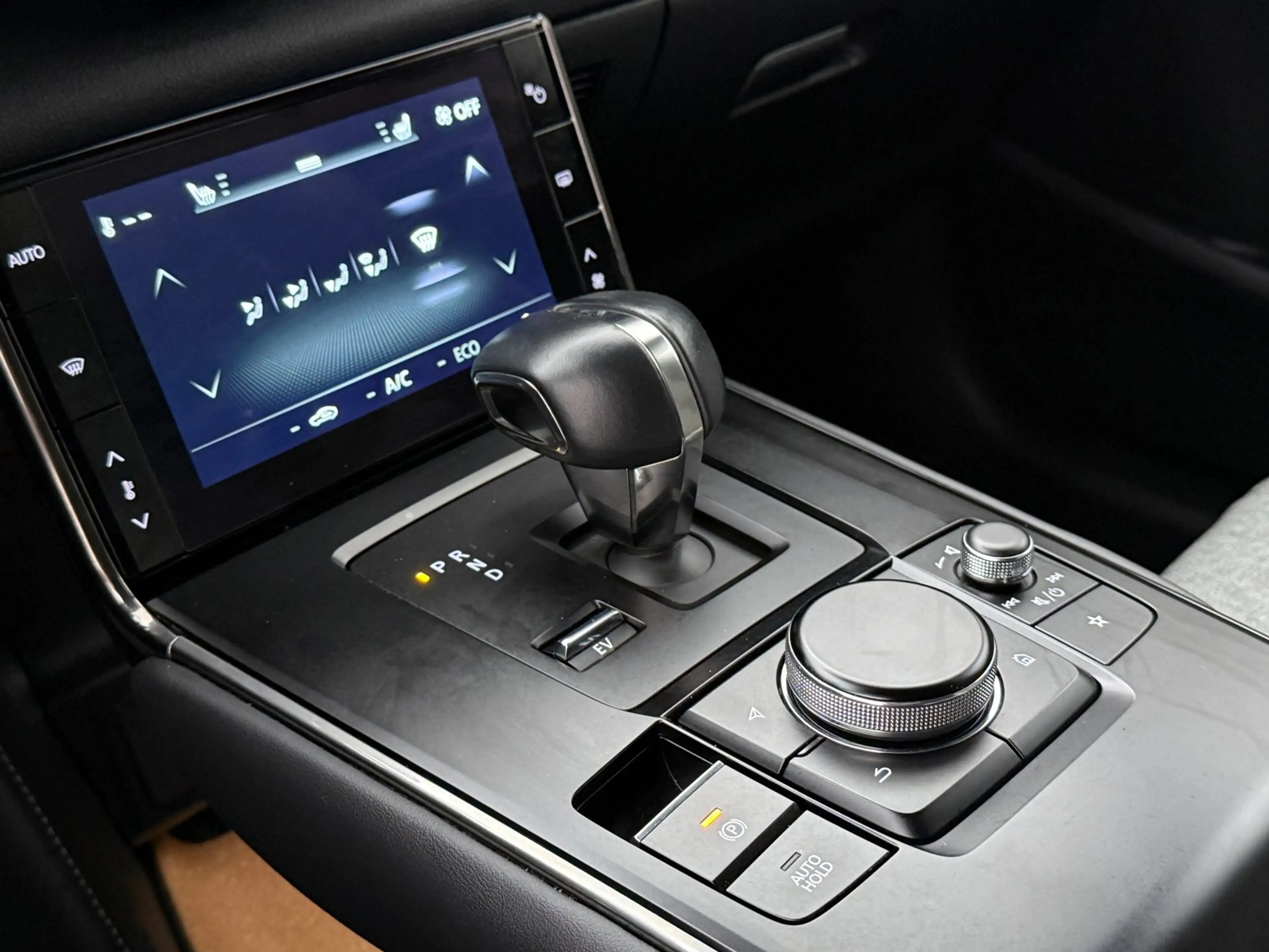 Mazda MX-30 E-SkyActiv R-EV 170 Makoto | Automaat | Adaptive c — photo 20
