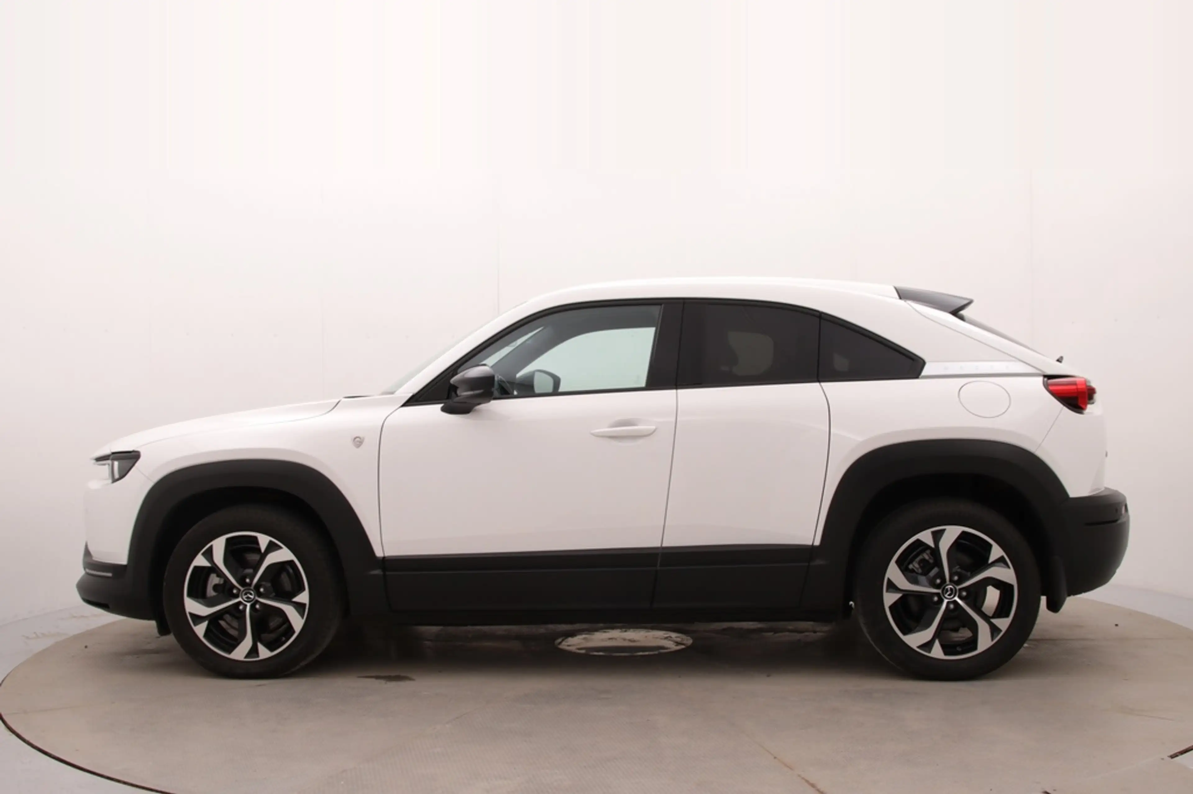 Mazda MX-30 E-SkyActiv R-EV 170 Makoto | Automaat | Adaptive c — photo 3