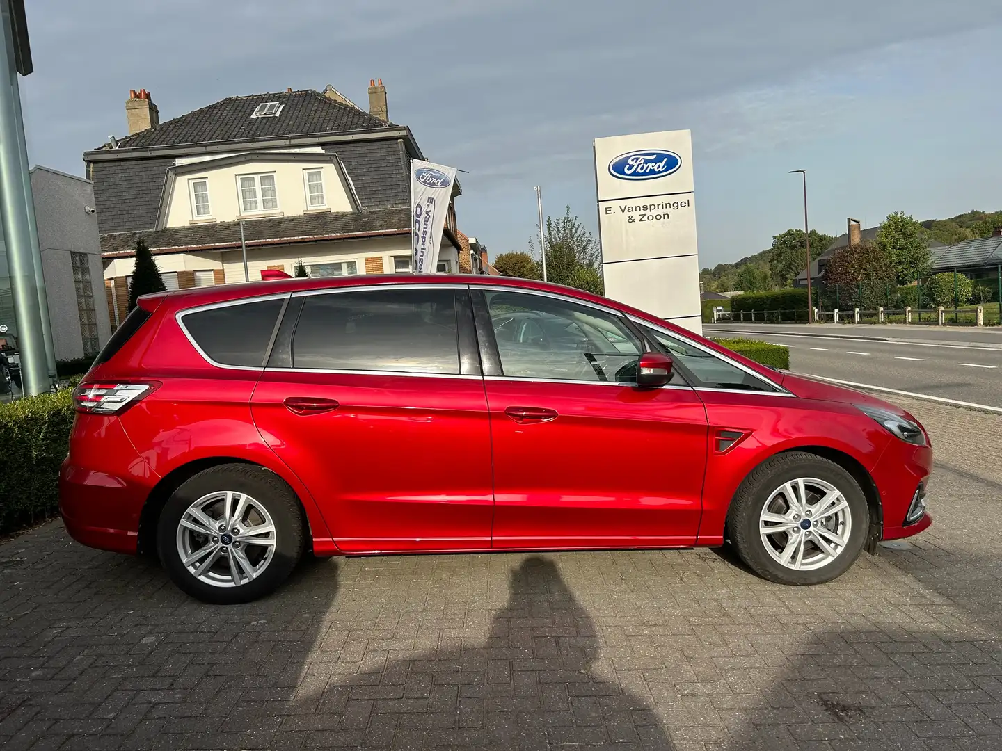 Ford S-Max 2.5 EcoBoost FWD FHEV Titanium Red - 1