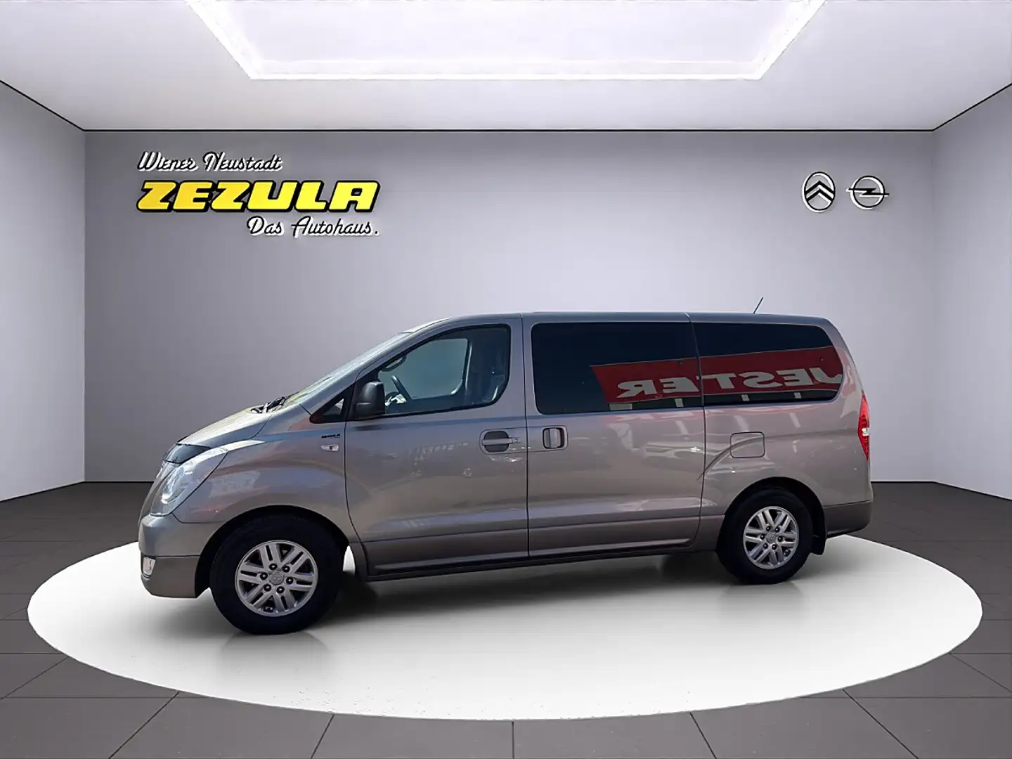 Hyundai Starex 2,5 CRDi Comfort Aut. Grau - 2