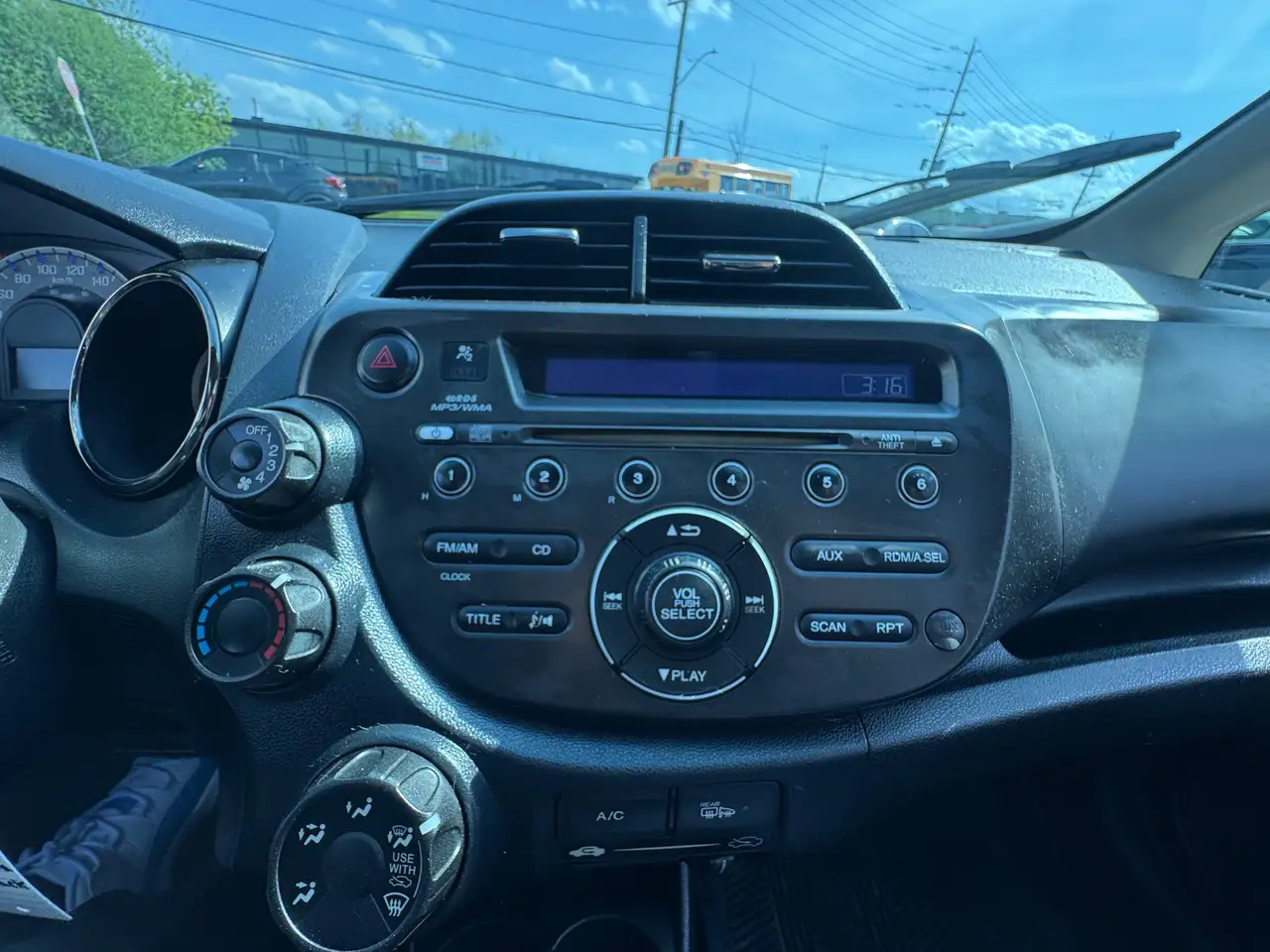 Honda Fit снимка Honda Fit