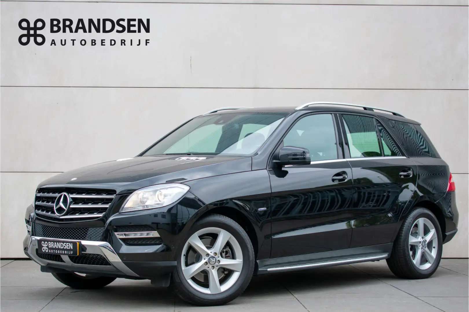 Mercedes-Benz ML 350 Luchtvering-Trekhaak-Navi-19"- 1e eigenaar Schwarz - 1
