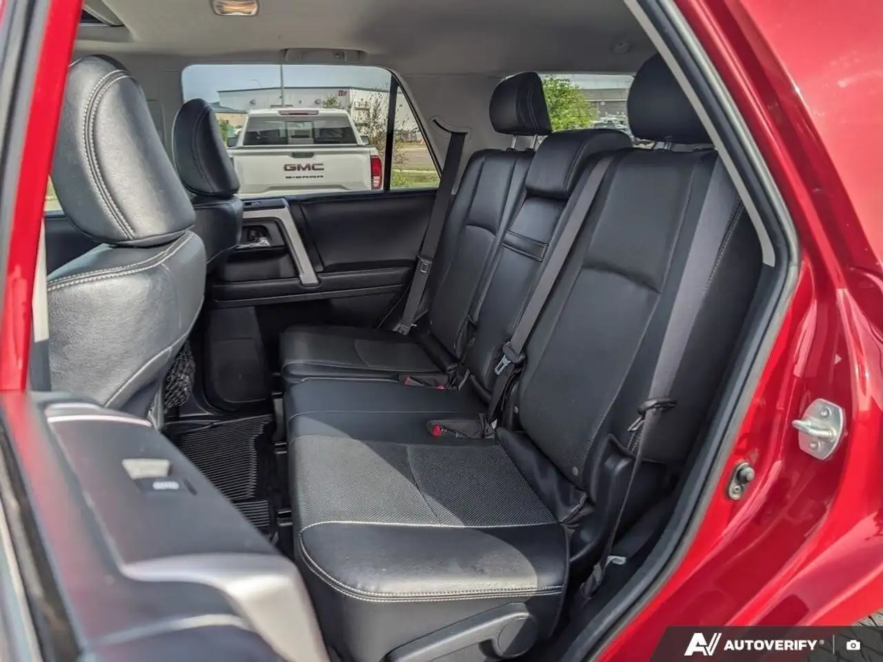 Toyota 4-Runner снимка Toyota 4-Runner