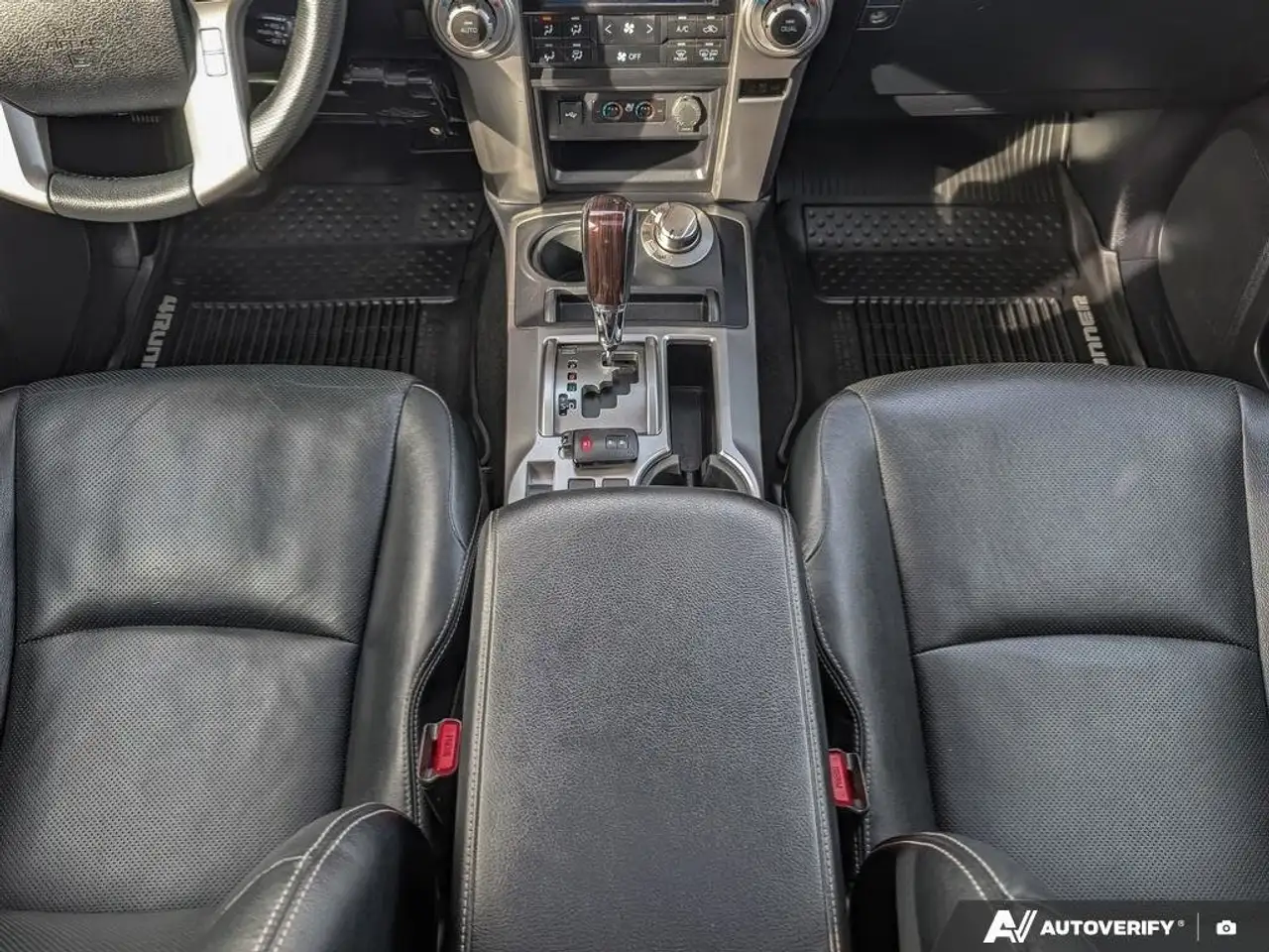 Toyota 4-Runner снимка Toyota 4-Runner