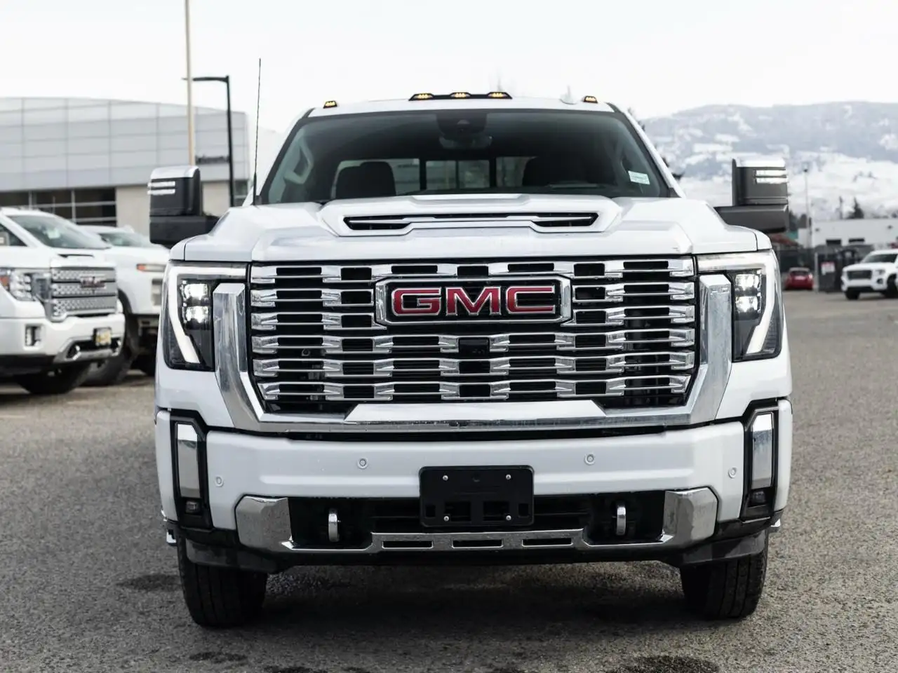 GMC Sierra 3500HD снимка GMC Sierra 3500HD