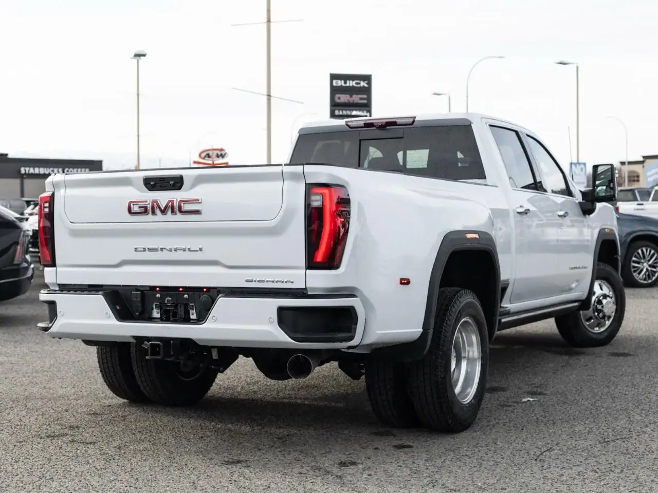 GMC Sierra 3500HD снимка GMC Sierra 3500HD