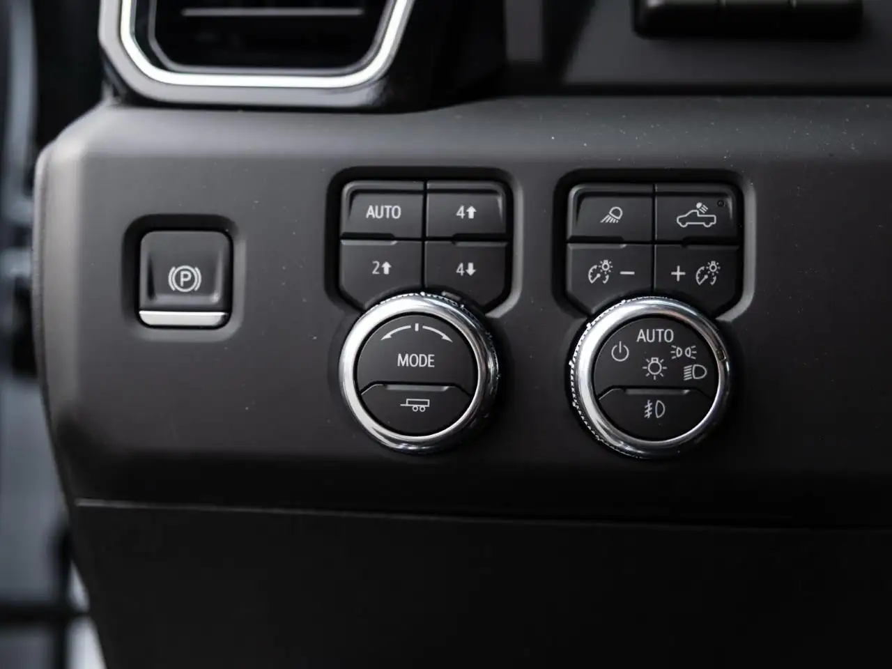 GMC Sierra 3500HD снимка GMC Sierra 3500HD