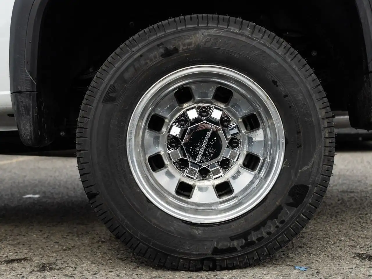 GMC Sierra 3500HD снимка GMC Sierra 3500HD