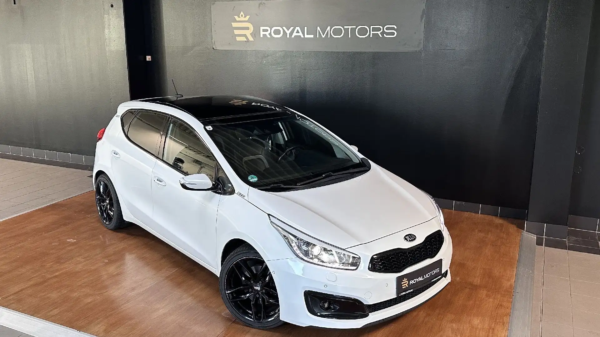 Kia Ceed / cee'd 1.6 CRDI Weiß - 2