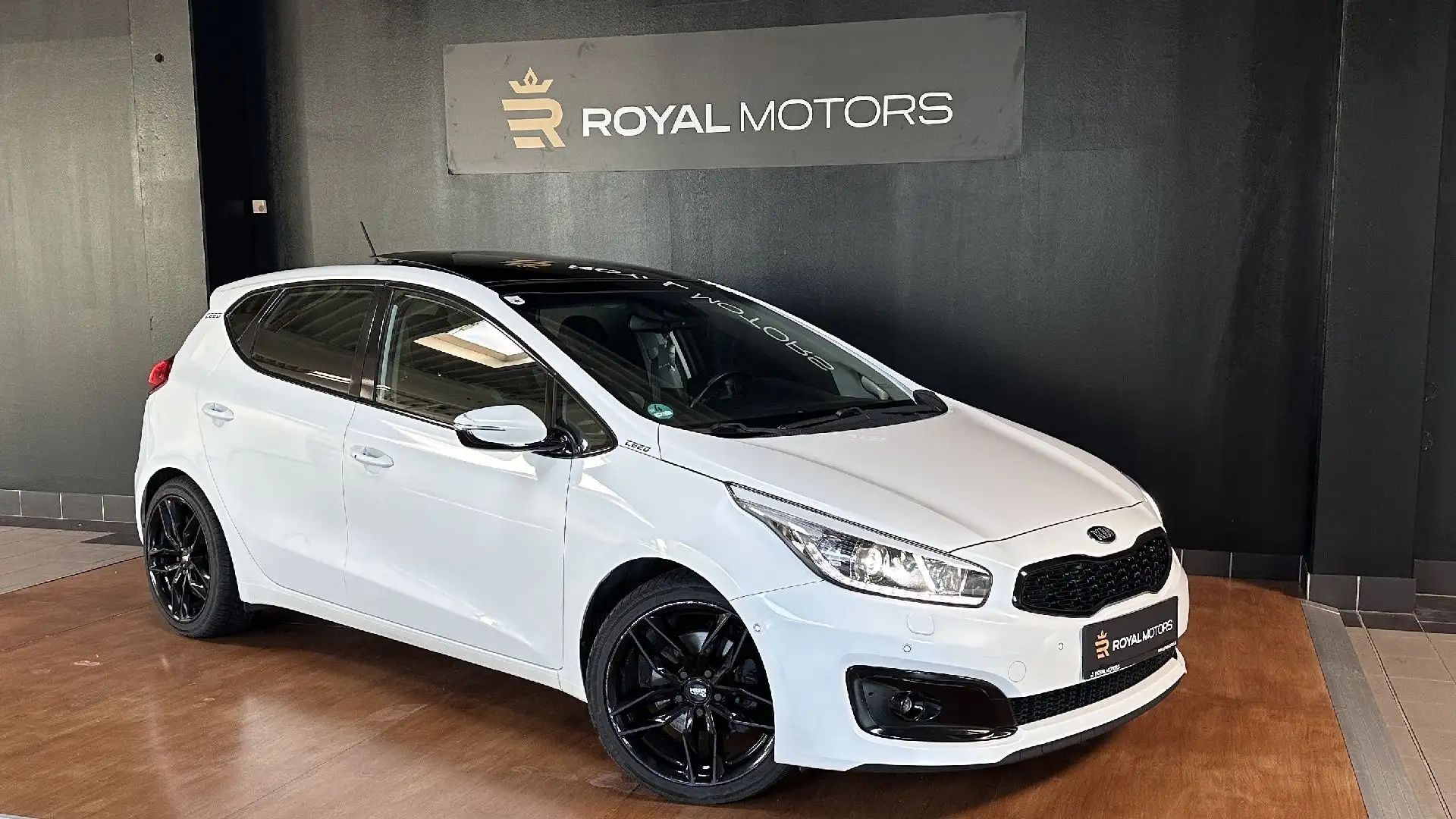 Kia Ceed / cee'd 1.6 CRDI Weiß - 1