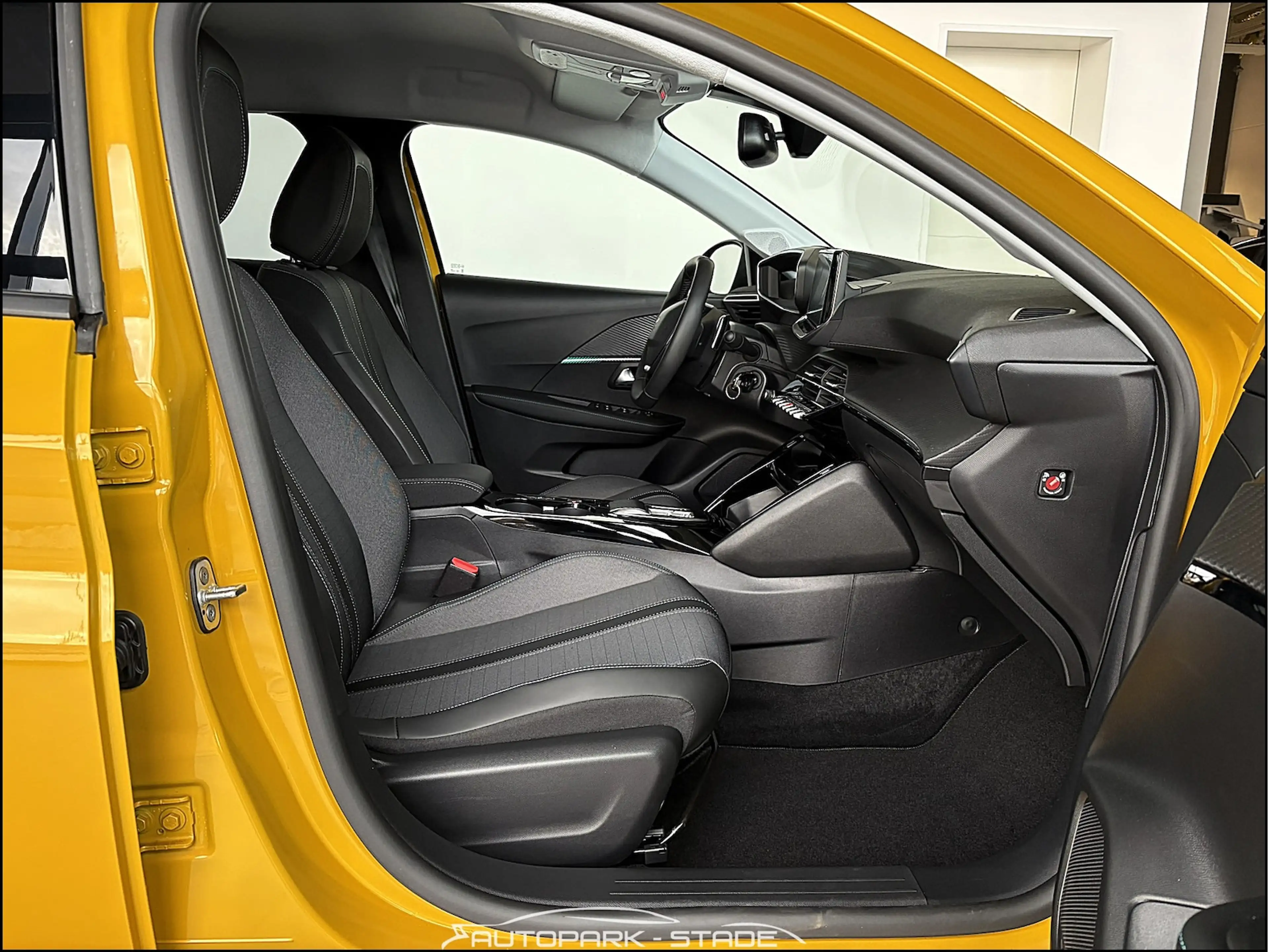 Peugeot 208 Allure Pack Automatik LED Assist AHK Digital — photo 9