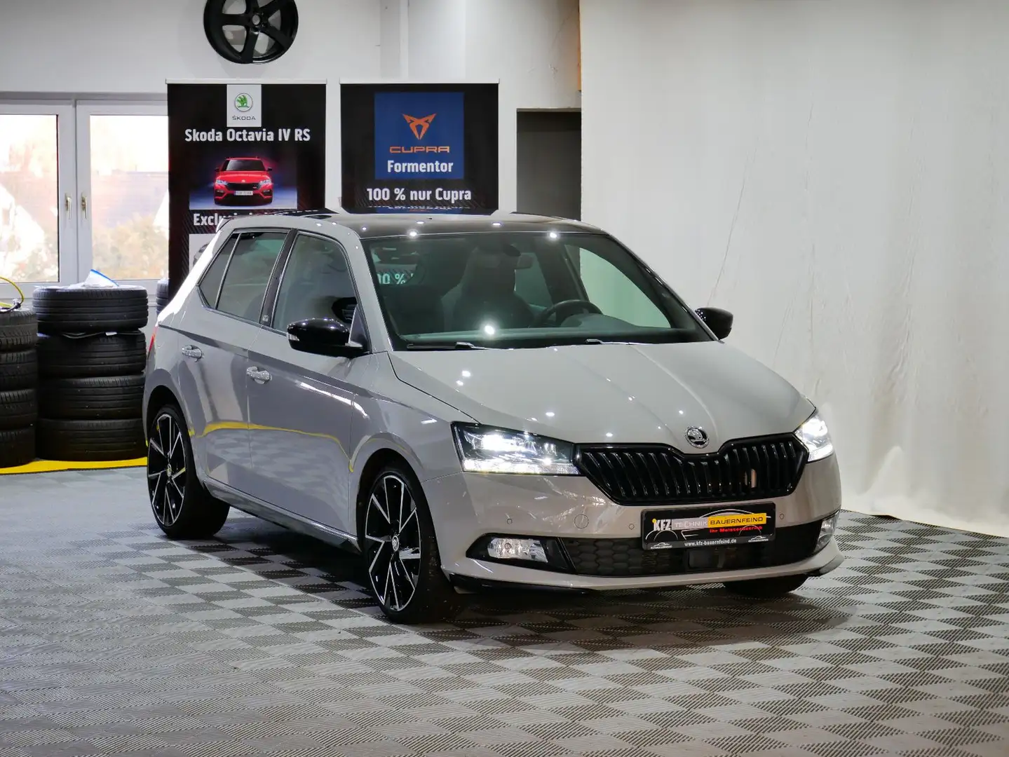 Skoda Fabia Monte Carlo 1.0 TSI DSG PANO 18" SHZ ACC Gris - 2