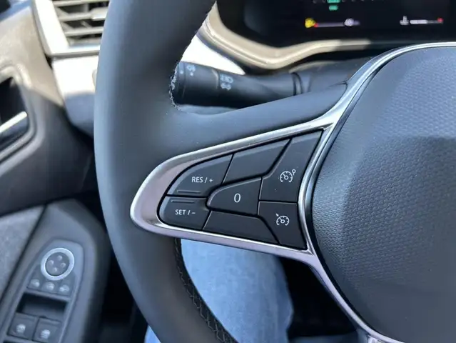Renault Clio view 24