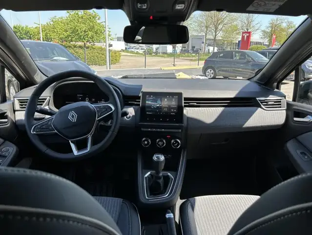 Renault Clio view 13
