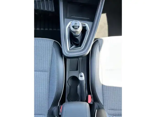 Renault Clio view 16