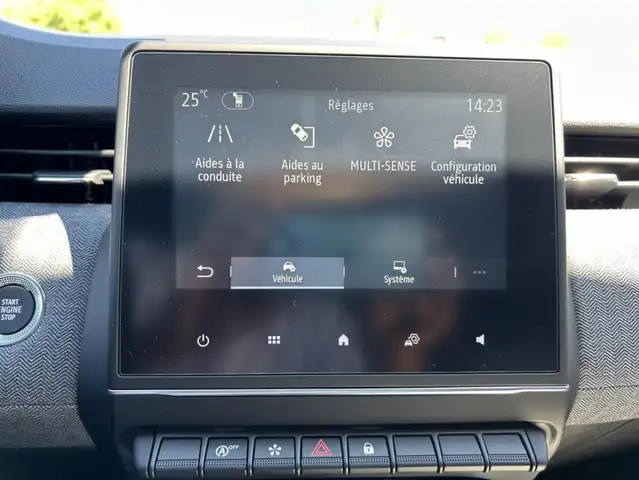 Renault Clio view 22