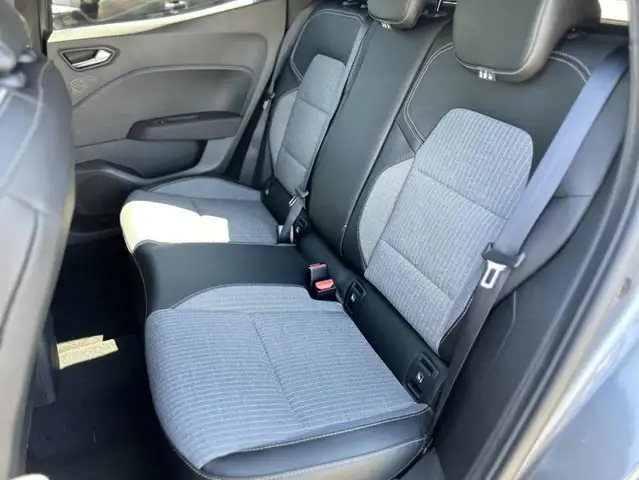 Renault Clio view 12