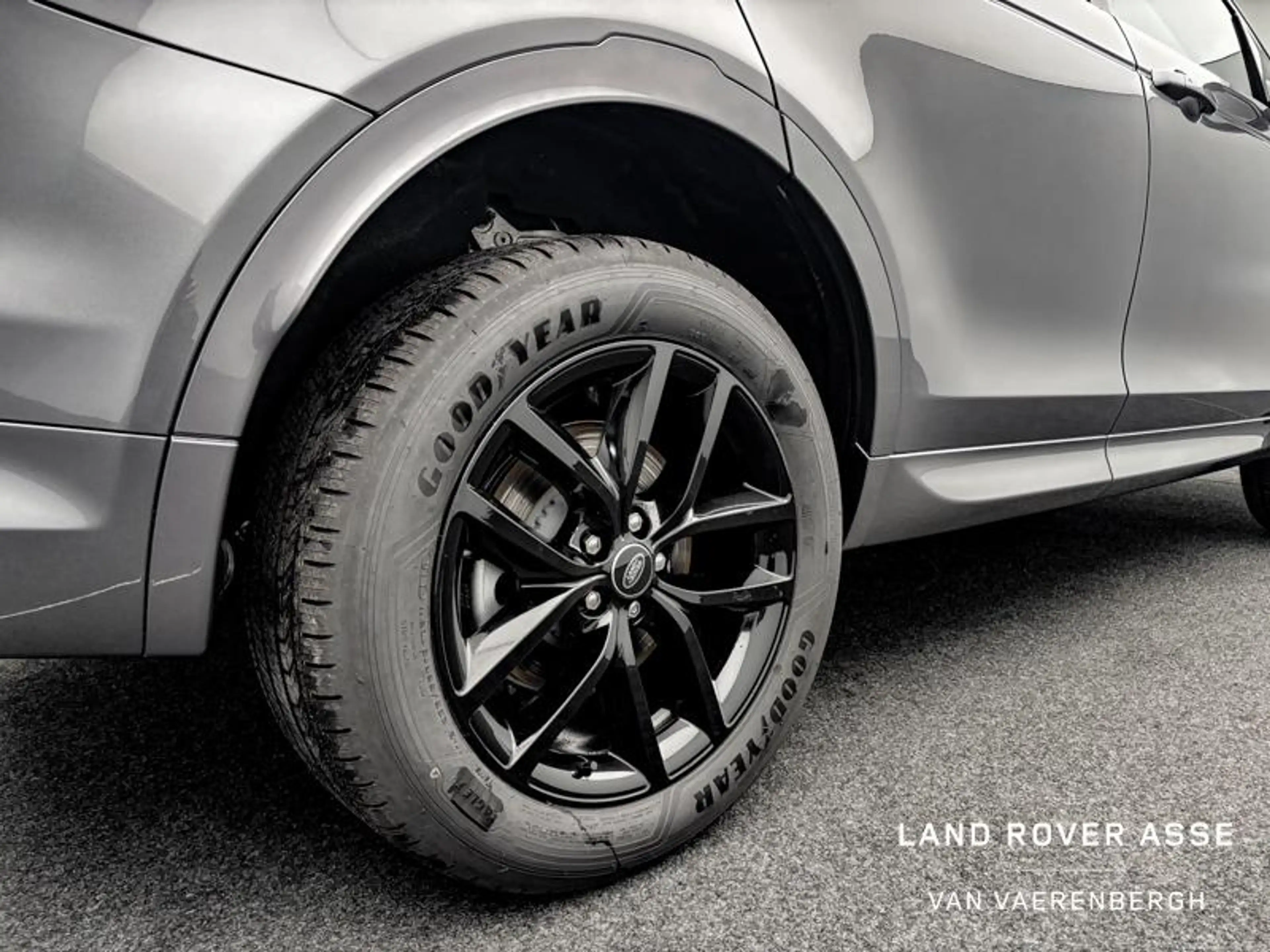 Land Rover Discovery Sport P270e S AWD — photo 11
