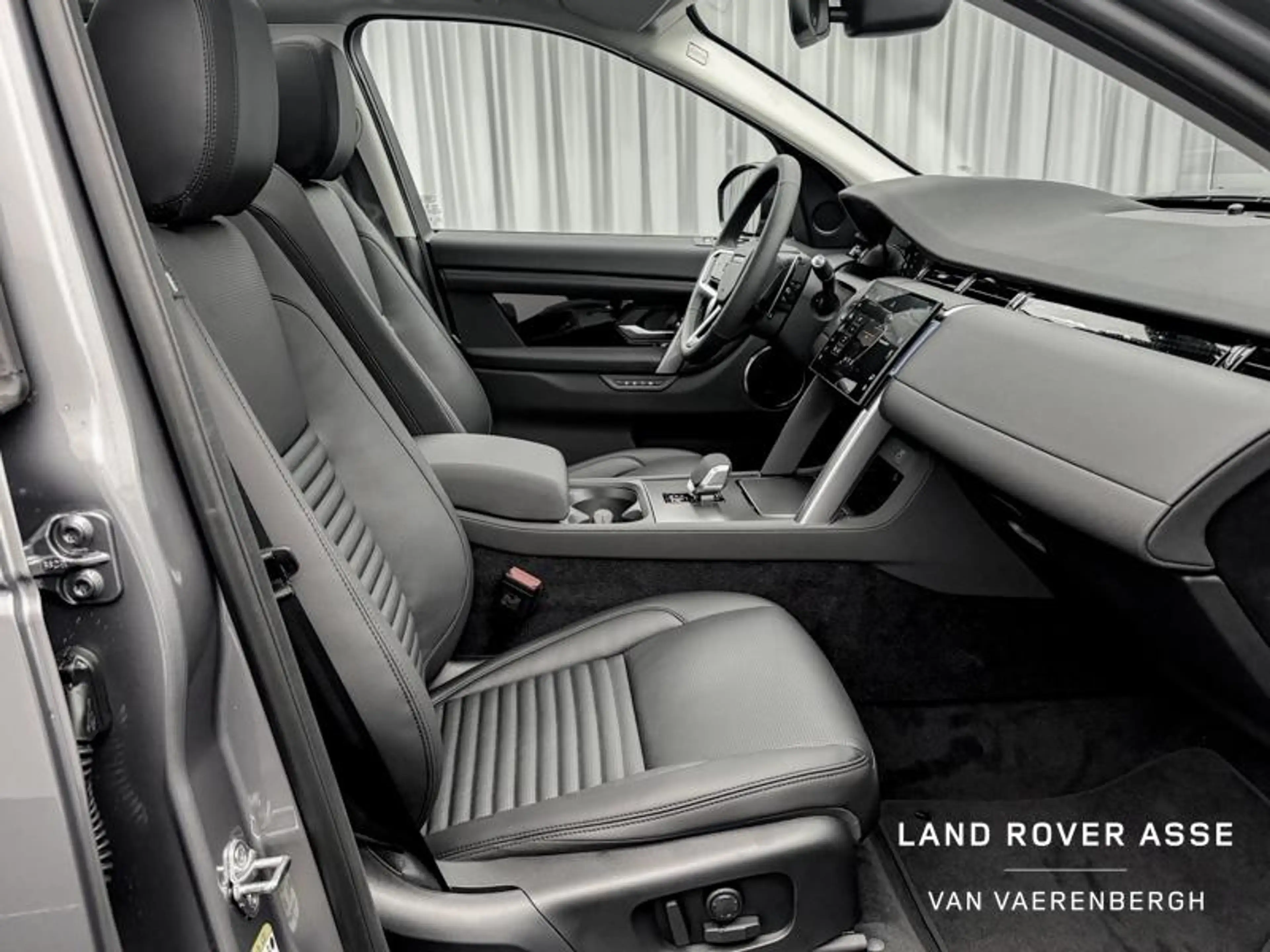 Land Rover Discovery Sport P270e S AWD — photo 3