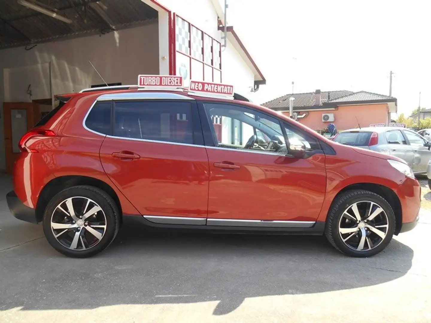 Peugeot 2008 1.6 bluehdi Allure 100cv OK NEO PATENTATI Naranja - 2