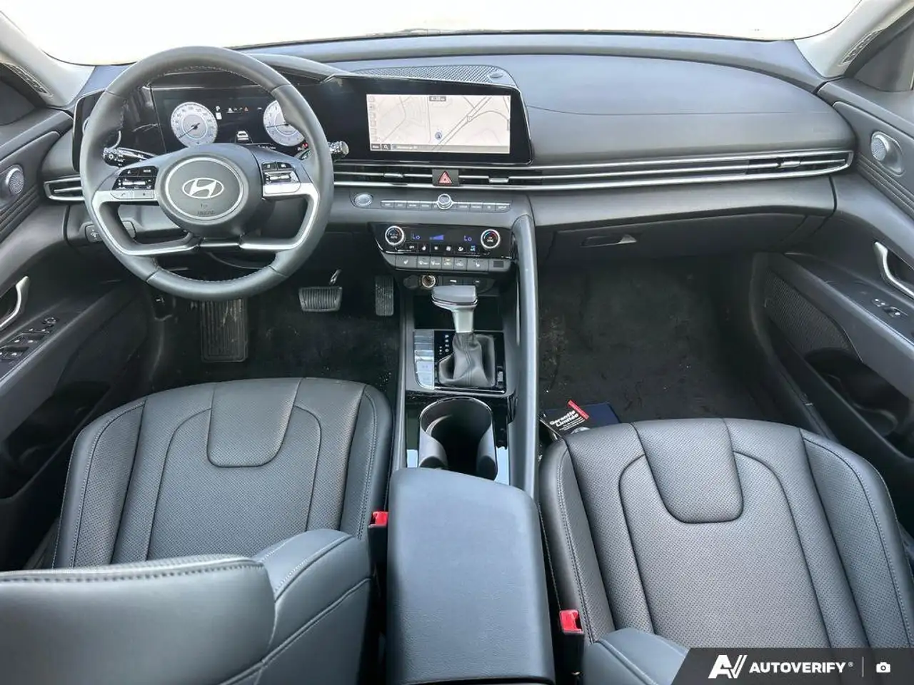 Hyundai ELANTRA снимка Hyundai ELANTRA
