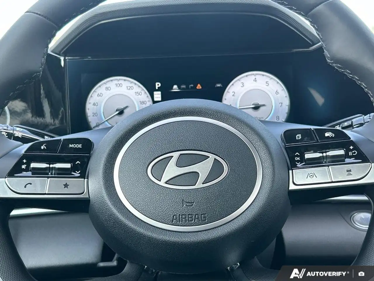 Hyundai ELANTRA снимка Hyundai ELANTRA