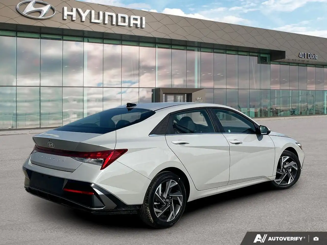 Hyundai ELANTRA снимка Hyundai ELANTRA