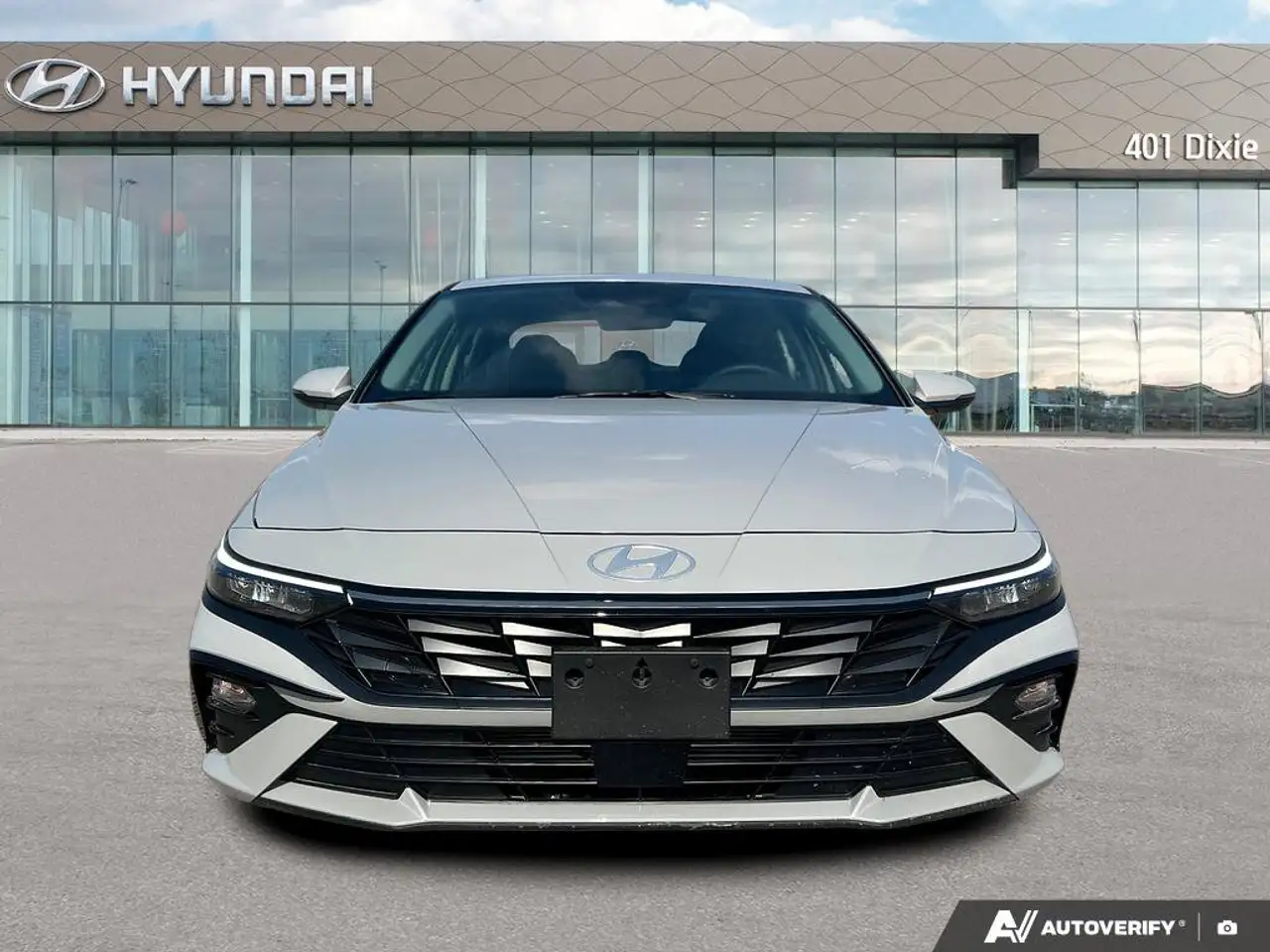Hyundai ELANTRA снимка Hyundai ELANTRA