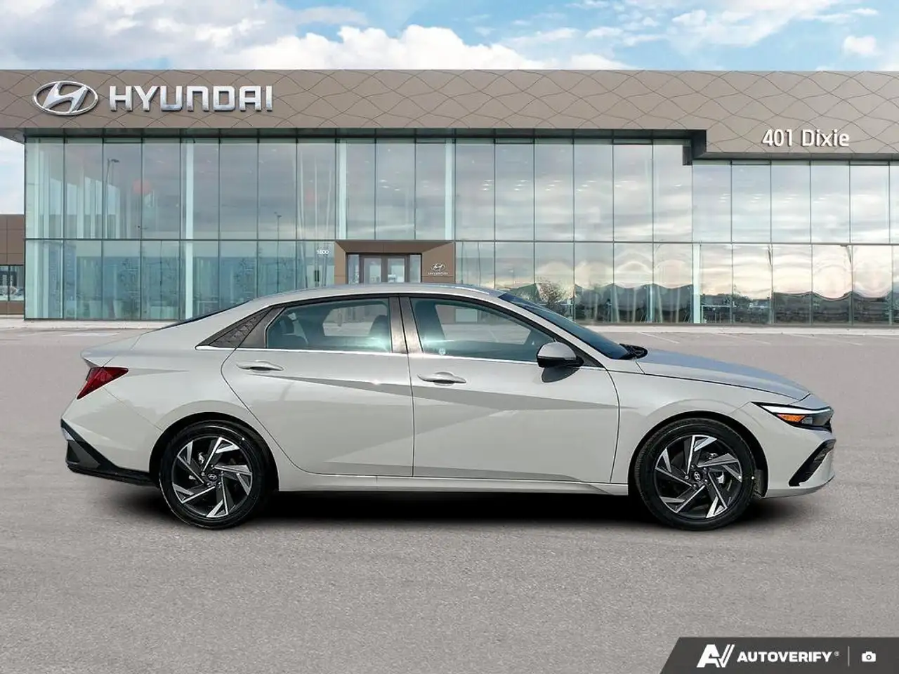 Hyundai ELANTRA снимка Hyundai ELANTRA