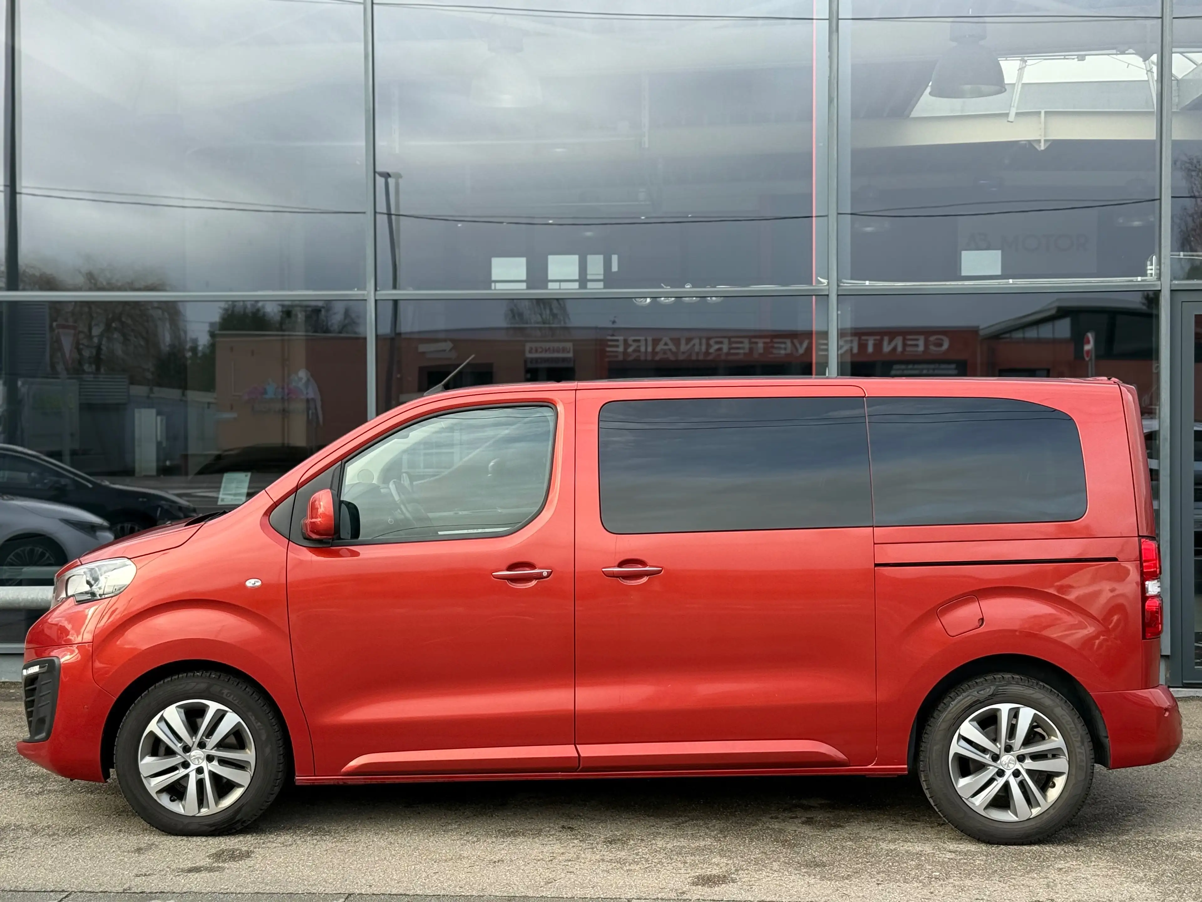 Peugeot Traveller 2.0HDi AUTO 177CV 8 PL PANO ACC HEAD-UP CARPLAY — photo 5