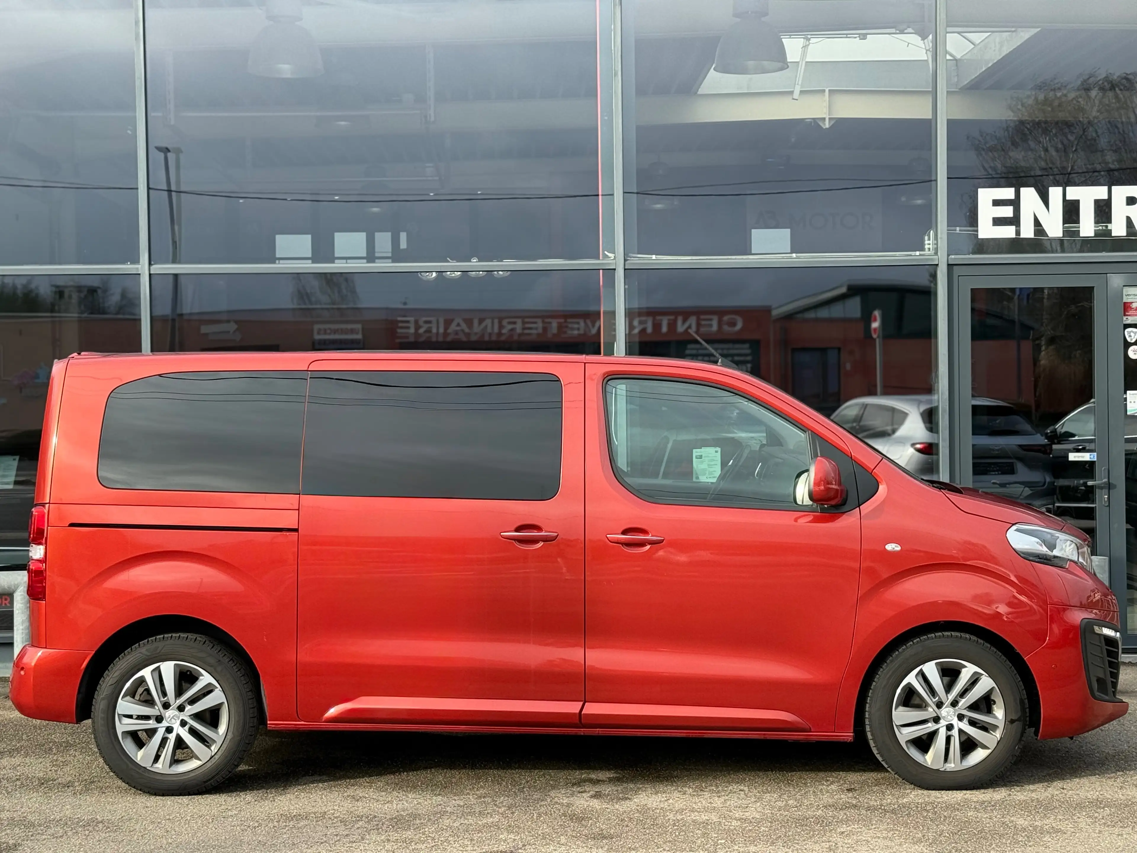 Peugeot Traveller 2.0HDi AUTO 177CV 8 PL PANO ACC HEAD-UP CARPLAY — photo 4