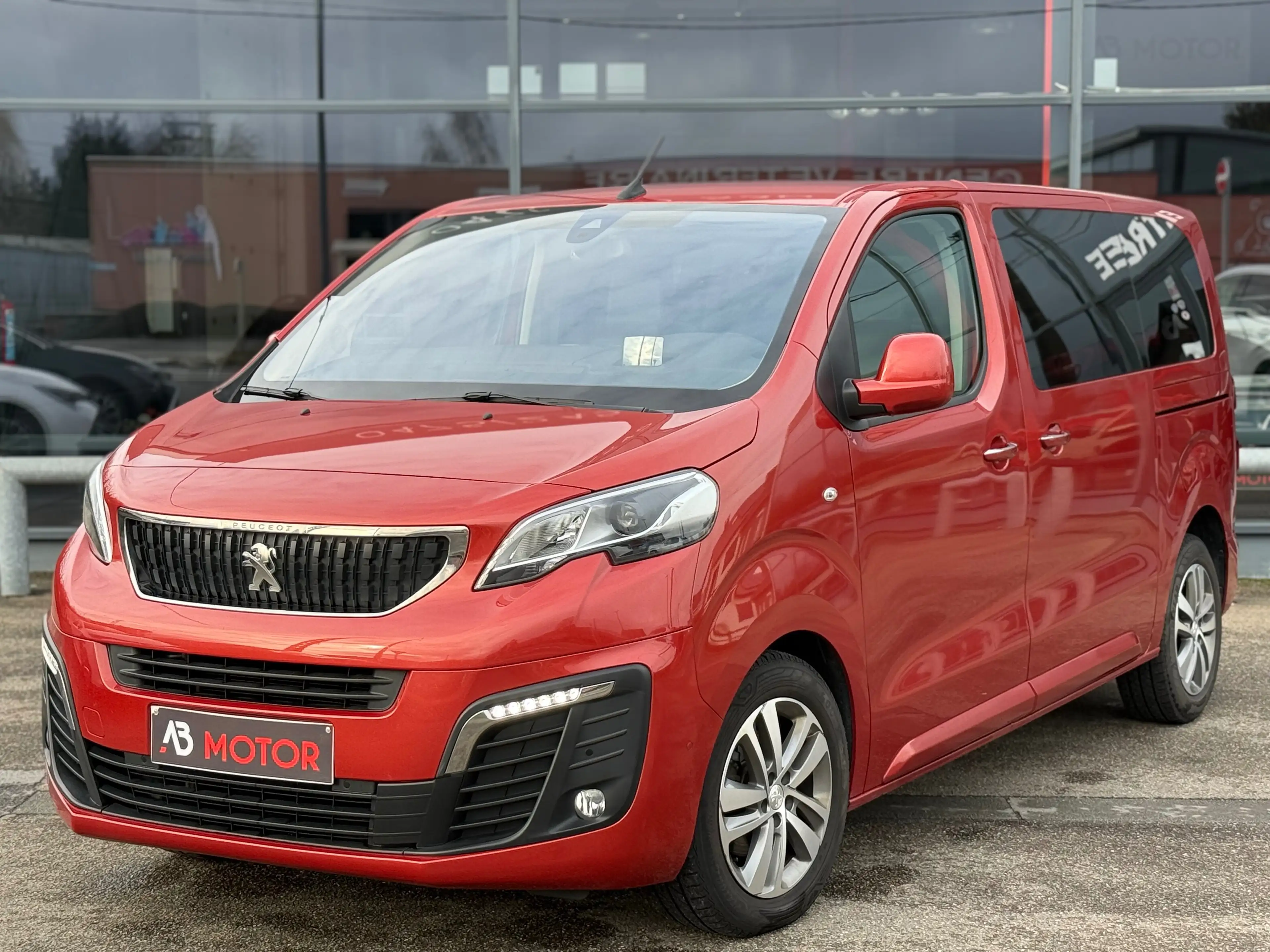 Peugeot Traveller 2.0HDi AUTO 177CV 8 PL PANO ACC HEAD-UP CARPLAY — photo 3